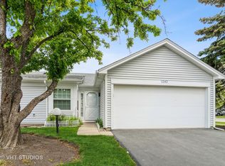 1242 Clematis Dr, Streamwood, IL