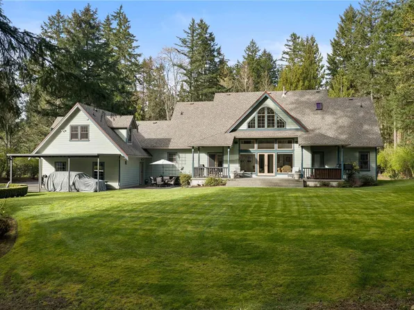 1228 Garden Gate Dr, Central Saanich, BC V8M 2H6