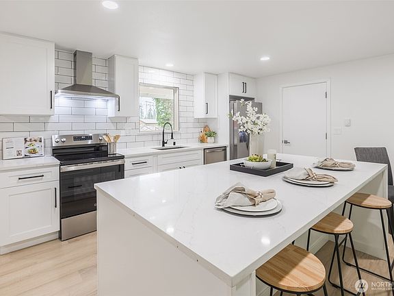 3rd image of 4432 Gallup Drive SE