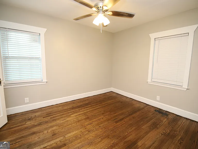 112 Saynor Cir — Photo 5