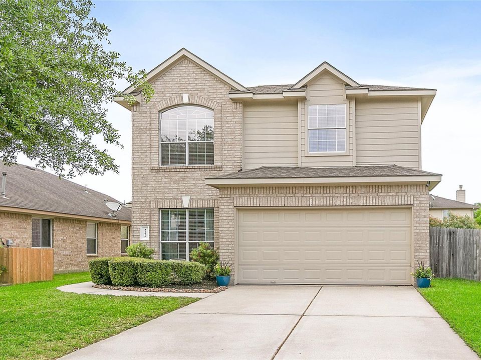 1st image of 32415 Golden Oak Park Ln