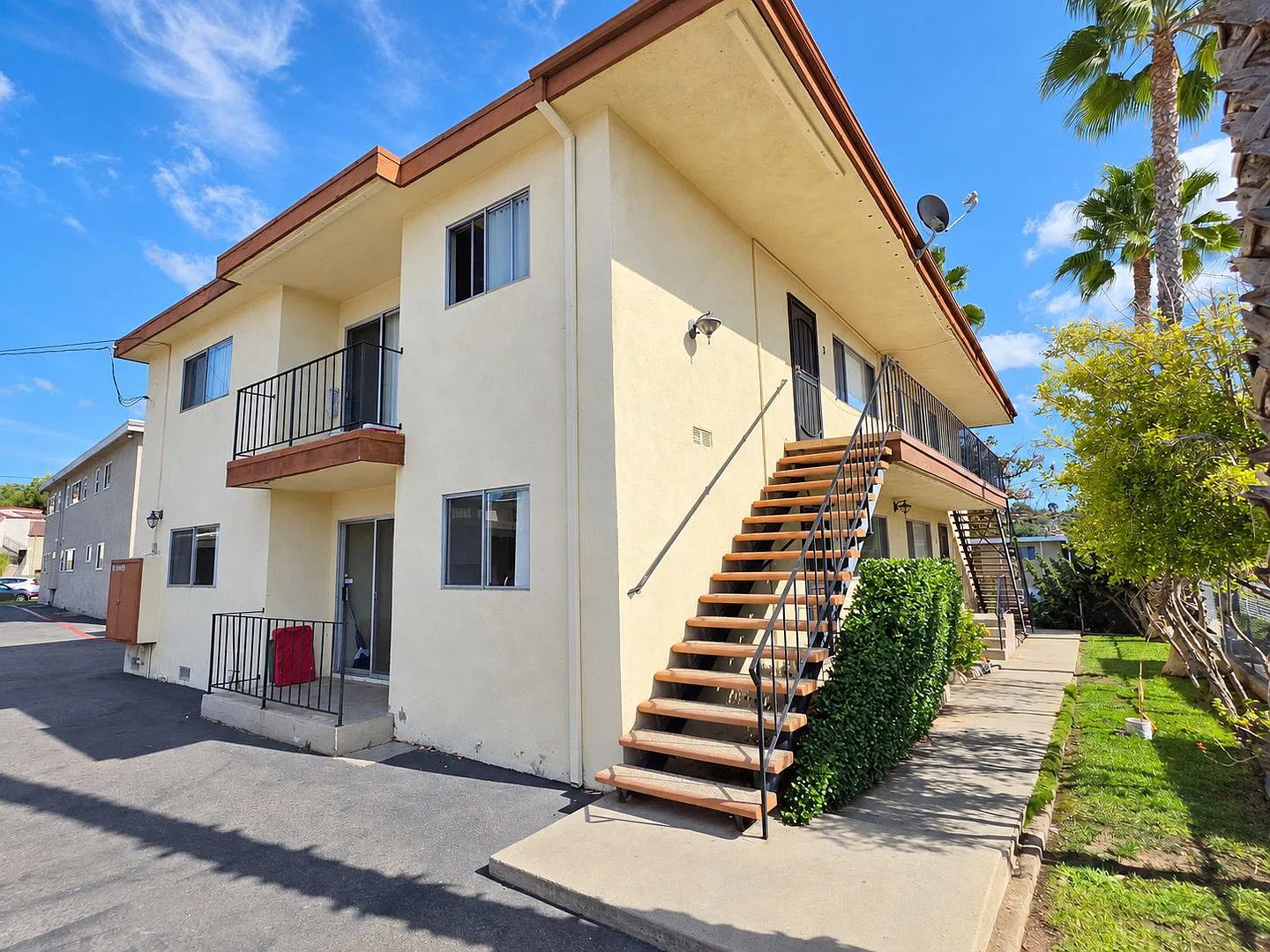 253 Alestar St — Photo 4