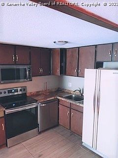 3rd image of 2106 Kanawha Blvd E APT 416