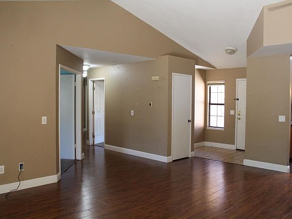 4th image of 5044 Laguna Park Dr