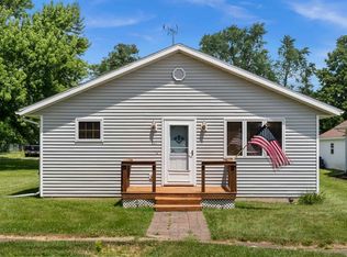 101 W Olive St, Colfax, IL 61728