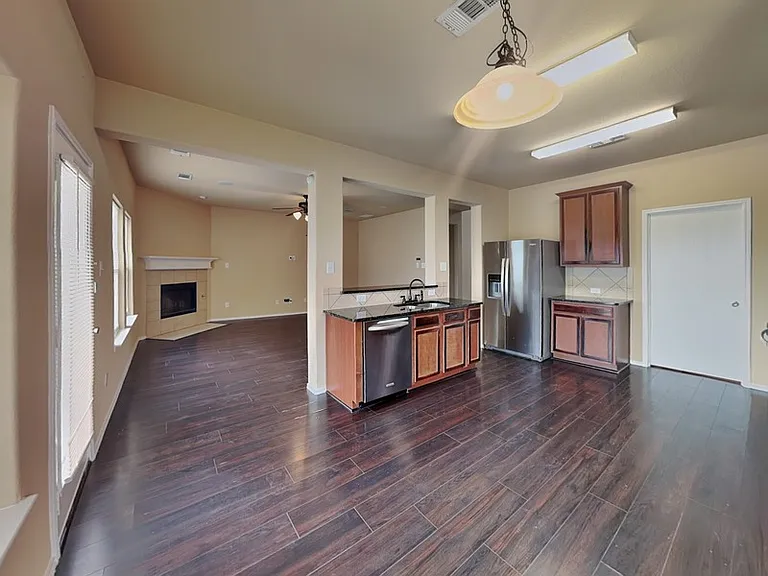 629 Saddleway Dr — Photo 5