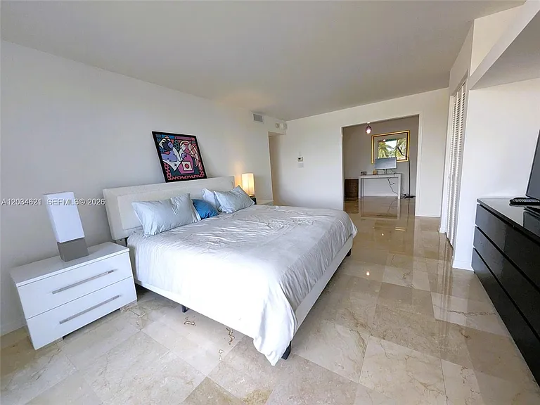 5161 Collins Ave #518 — Photo 20