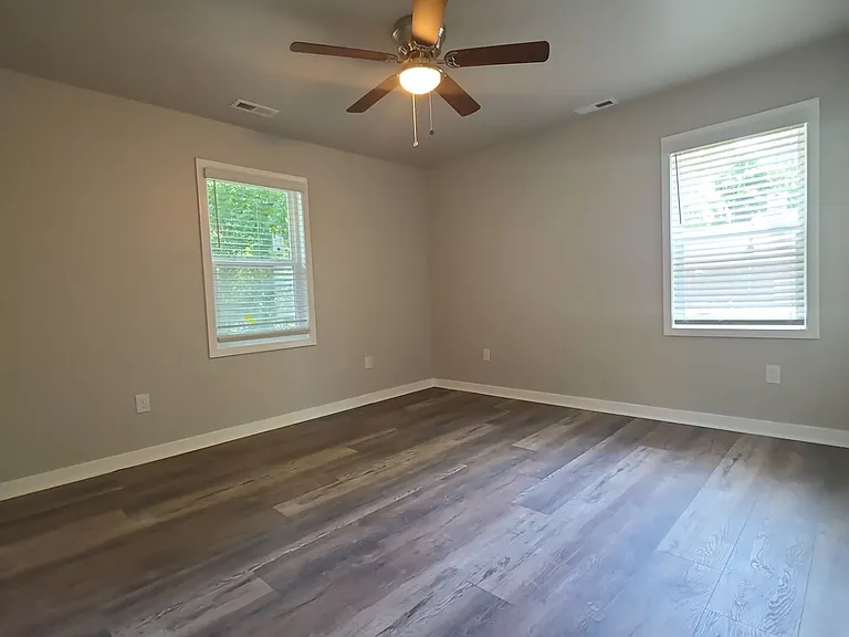 2706 Pinetree Ln NW — Photo 10