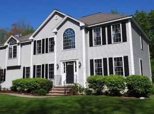 1047 Bridge St, Pelham, NH 03076