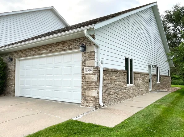 2316 W 42nd St, Kearney, NE 68845