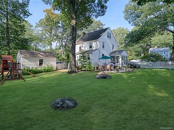 3rd image of 1233 Melville Ave