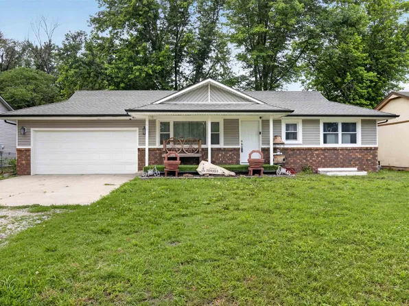 921 E 43rd St S, Wichita, KS 67216