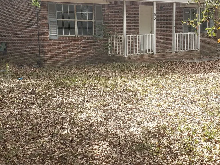 93 Dustin Ct — Photo 2