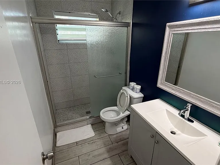 10004 E Bay Harbor Dr #10 — Photo 14