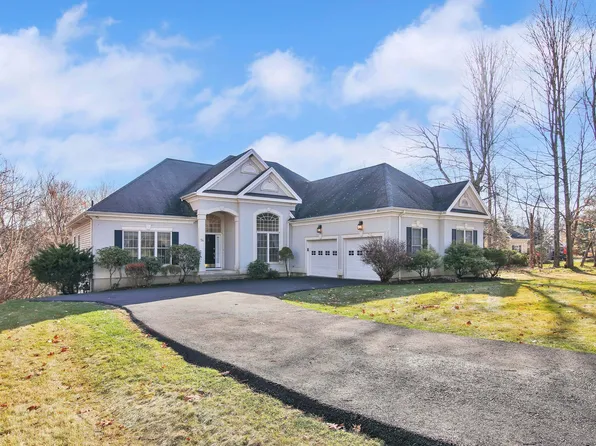 14 Worthington Drive, Bloomfield, CT 06002