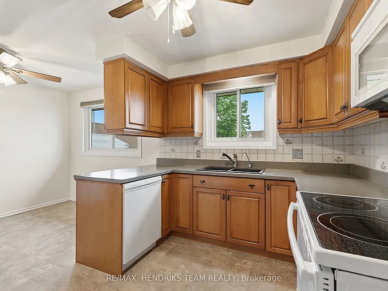 23 Crescentwood Dr — Photo 18