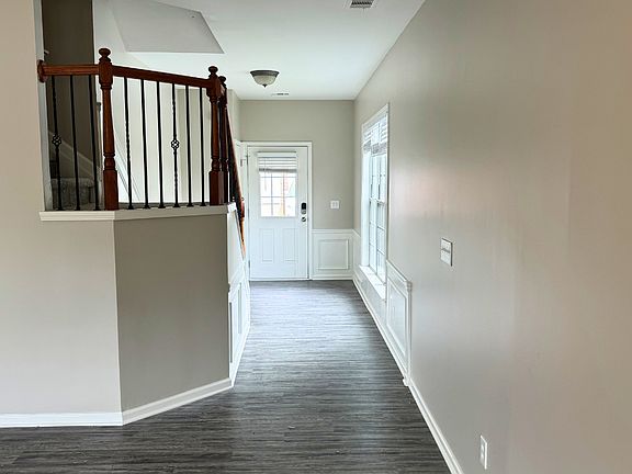 5th image of 170 Finchley Dr Suite 1
