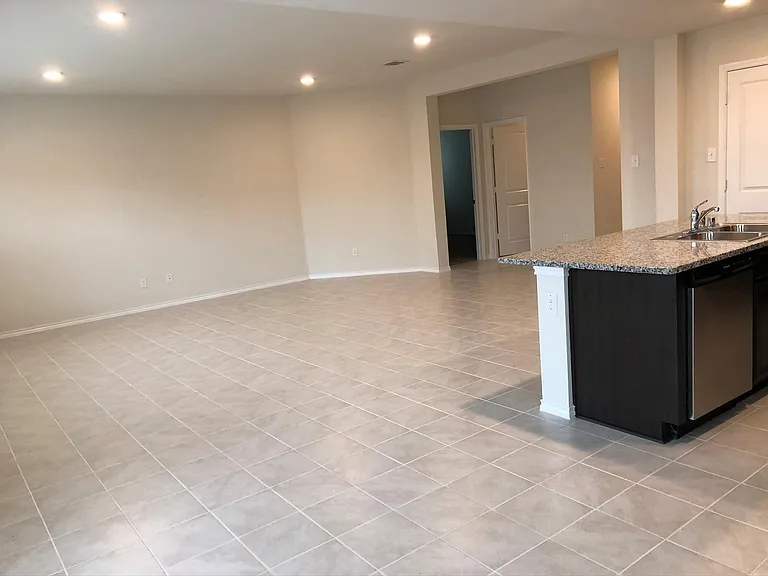 604 Rustic Meadows Trl — Photo 11