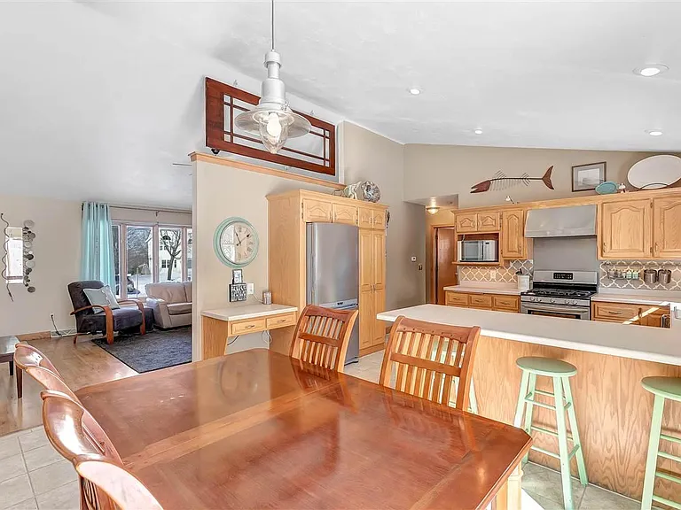 2655 Saint Ann Dr — Photo 2