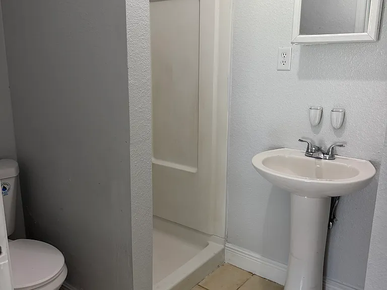 437 Cart Ct — Photo 13