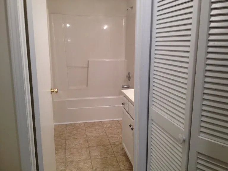 211 Taylor Rd #B — Photo 6