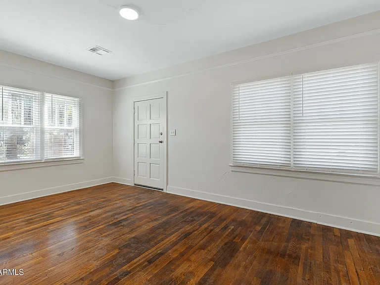 1112 E Portland St — Photo 5