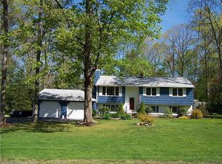 24 Hungerford Ln, Harwinton, CT 06791