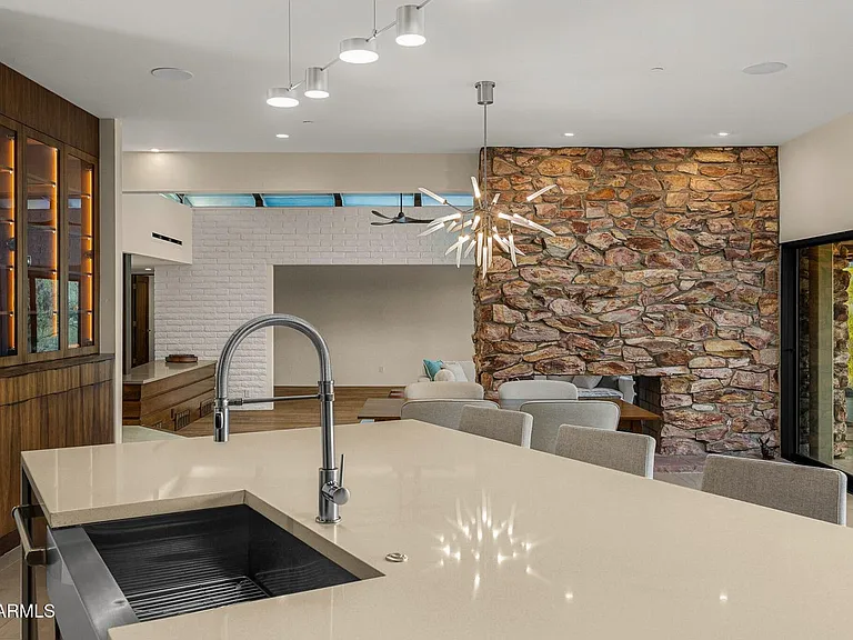 6331 E Hummingbird Ln — Photo 6