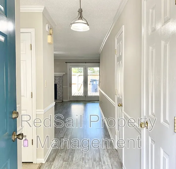 110 Souverain Lndg — Photo 3