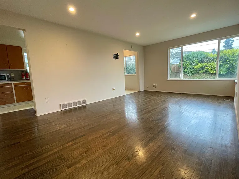 4423 Powell Pl S #A — Photo 3