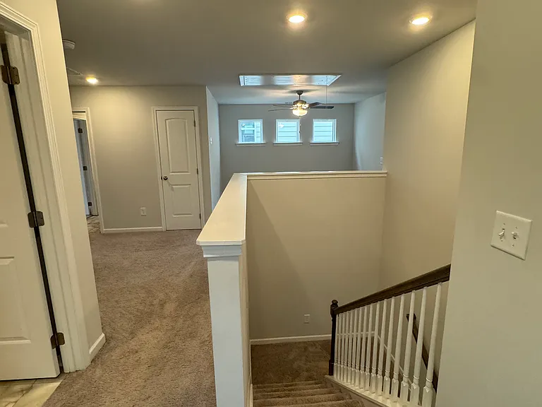 52 Briarwood Dr E — Photo 8