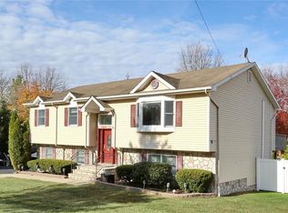 114 Lake Rd, Congers, NY 10920