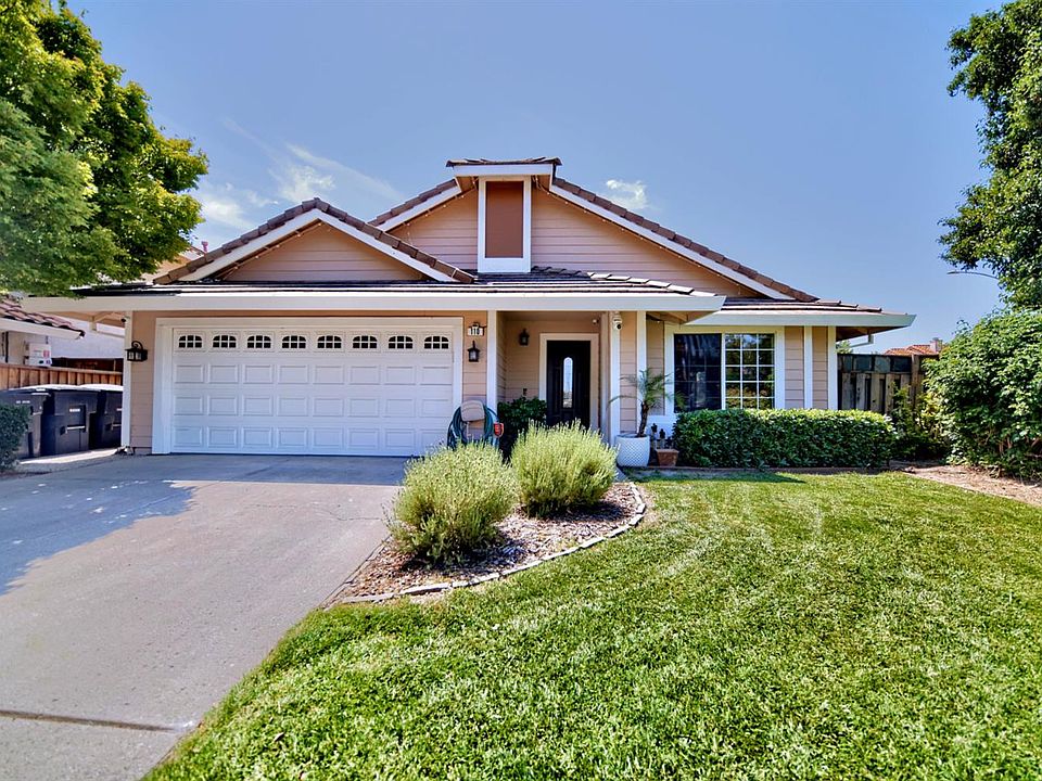 1st image of 110 Loma Prieta Cir