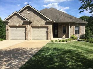 1122 W Cape Rock Dr, Cape Girardeau, MO 63701