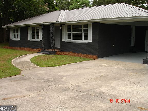 2nd image of 109 Circle Dr