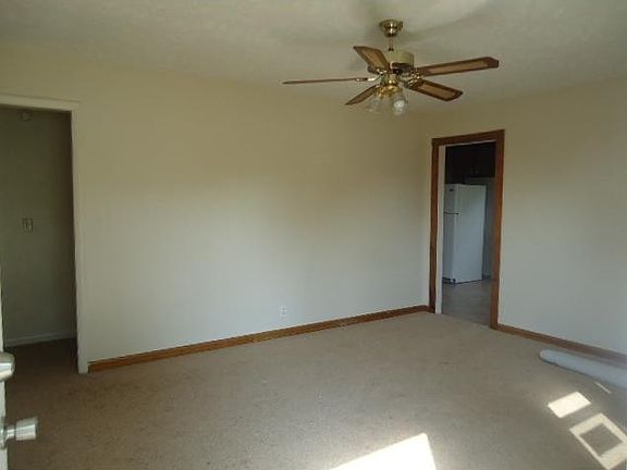 2nd image of 230 Creekside Dr