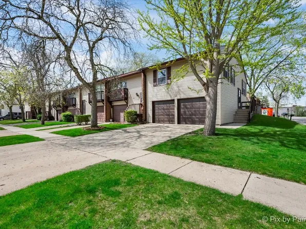 480 Seneca Ln, Bolingbrook, IL 60440