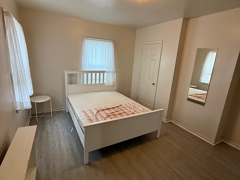 611 N 32nd St #3 — Photo 8