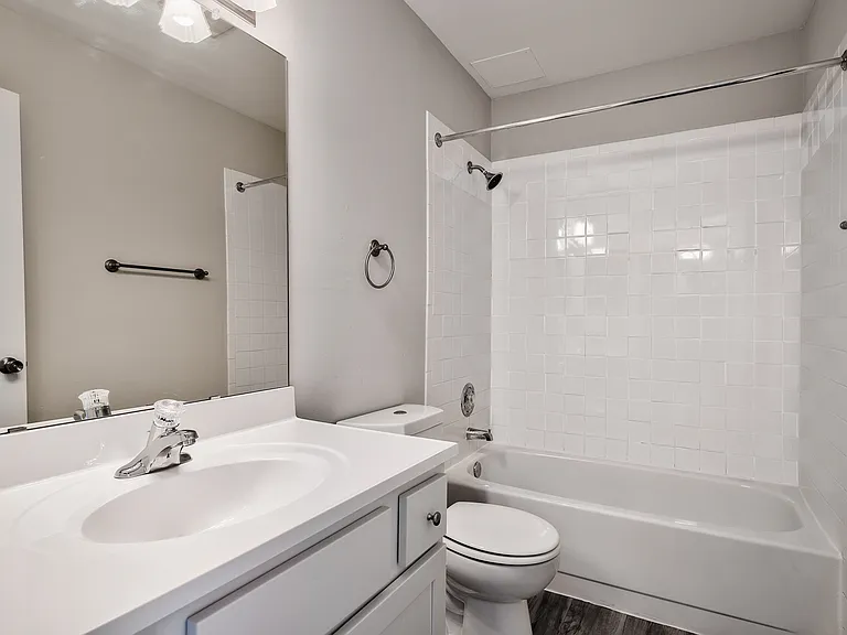 Glen Hills Apartments — Photo 7