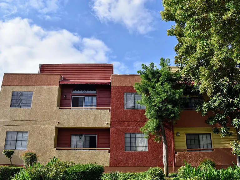 1010 Raleigh Street — Photo 4