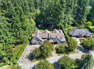 2732 Northcrest Dr, Surrey, BC V4P 2G9