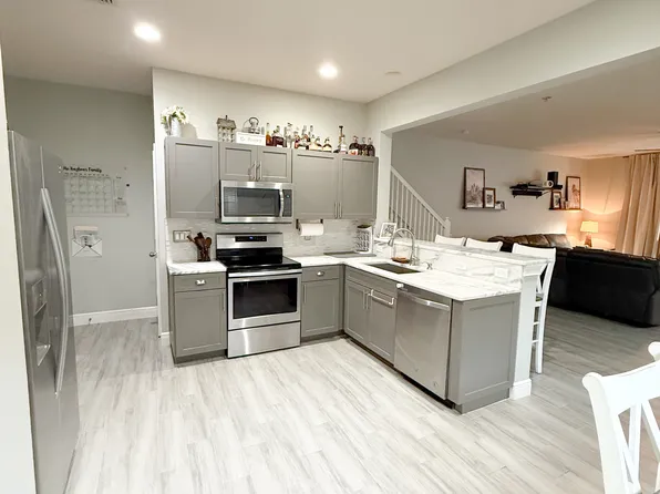 4990 Pond Ridge Dr, Riverview, FL 33578