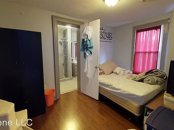 3rd image of 24 Centenary St APT 3