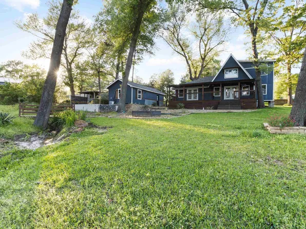 21581 Waterwood Dr, Chandler, TX 75758