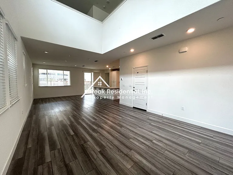 5725 Harveston Way — Photo 8