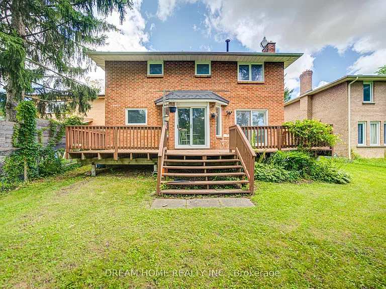 25 Yongehurst Rd — Photo 27