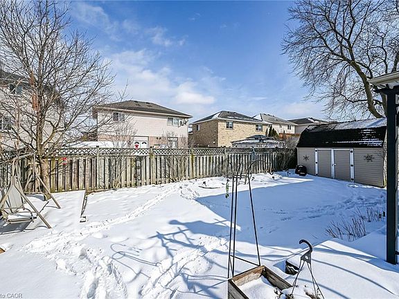 3rd image of 789 Rymal Rd E