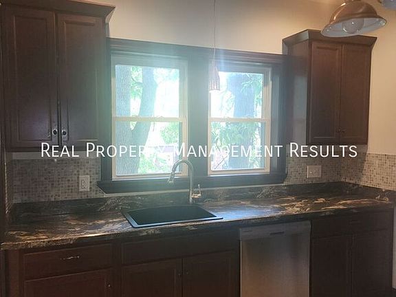 3rd image of 860 S Kentucky Ave
