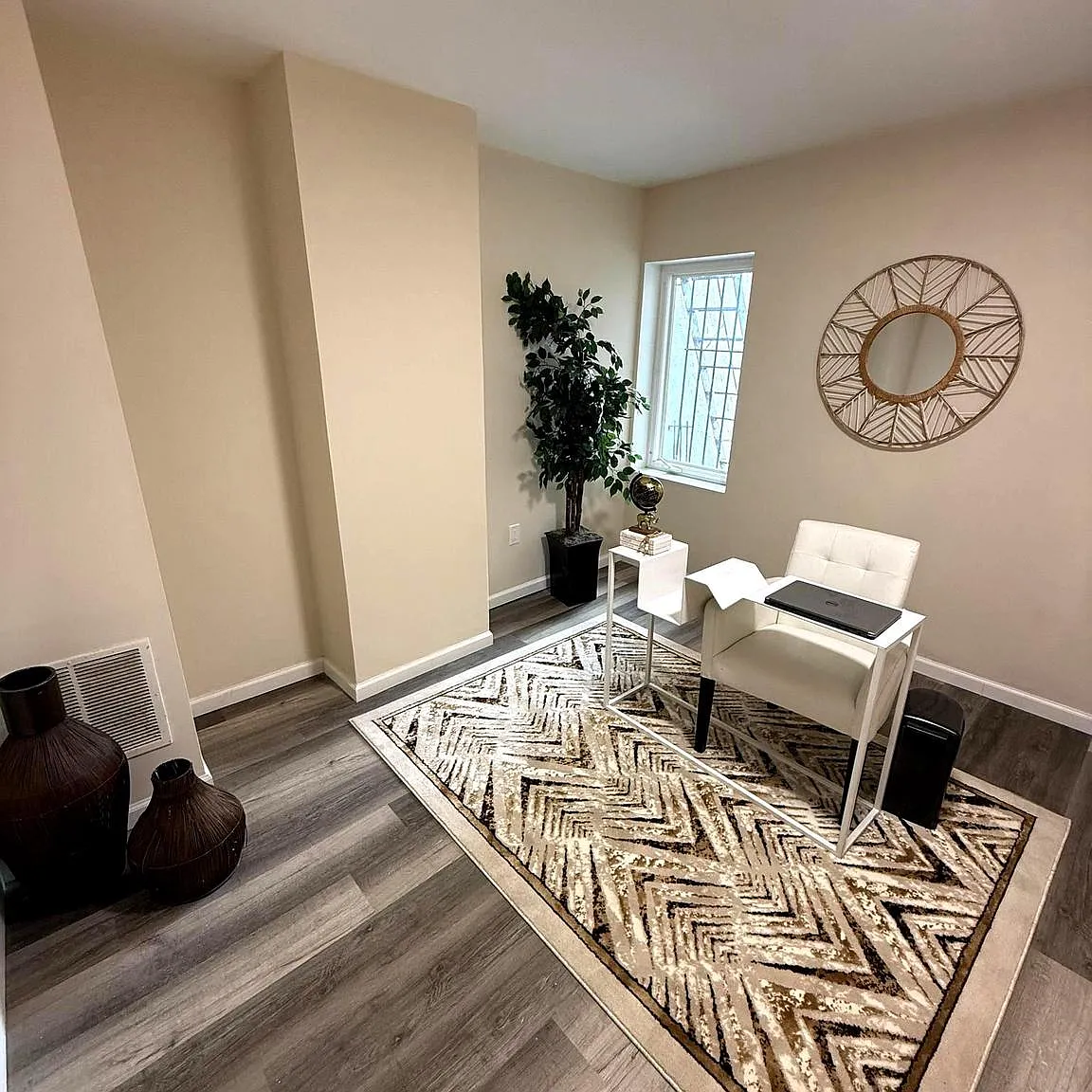 5 bed, $2,800 — Photo 4