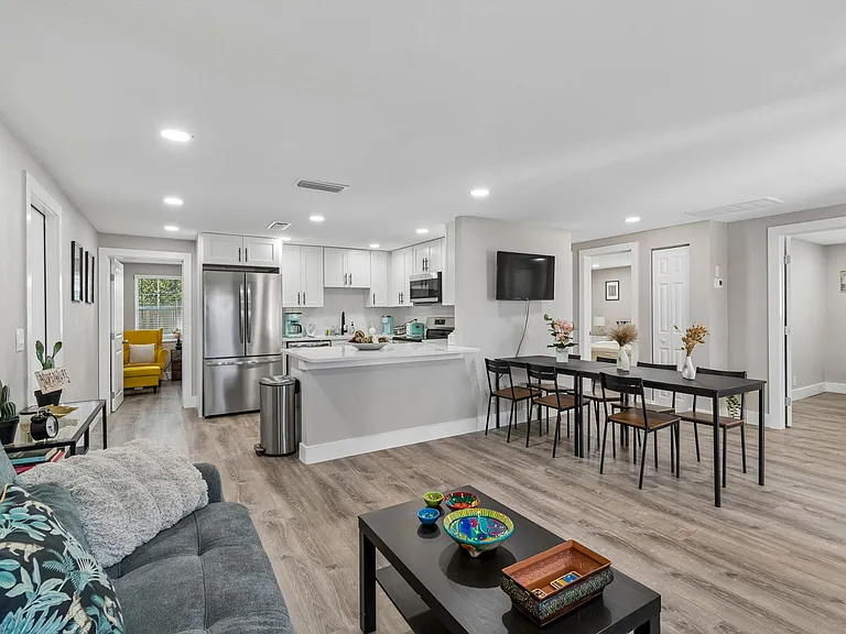 4906 W Cleveland St — Photo 18